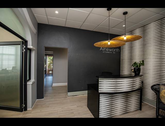 222M² BUILDING TO LET IN ESSENWOOD